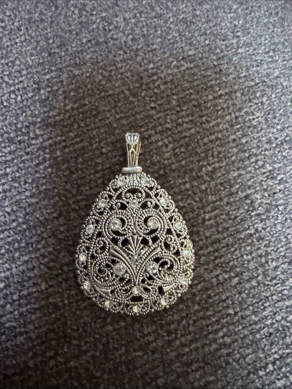 Premier Designs “Unbelievable” Enhancer/Pendant - Retired